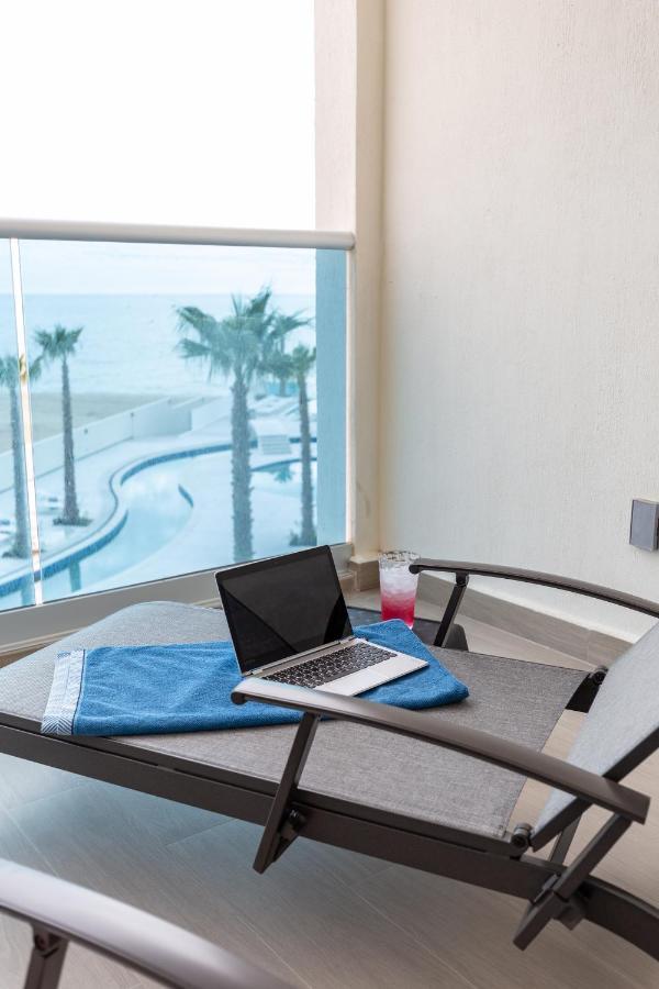 Brand New Contemporary 2 Bd Oceanfront Condo At Encantame Towers Verano E302 Playa Encanto Exterior photo